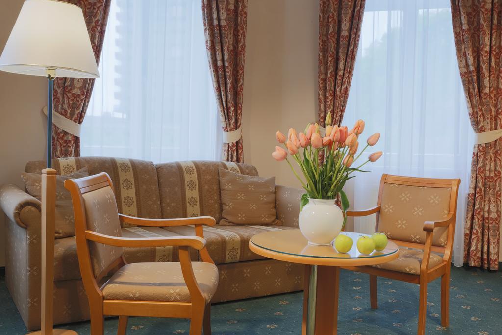 Hotel Pavlov 카를로비바리 외부 사진